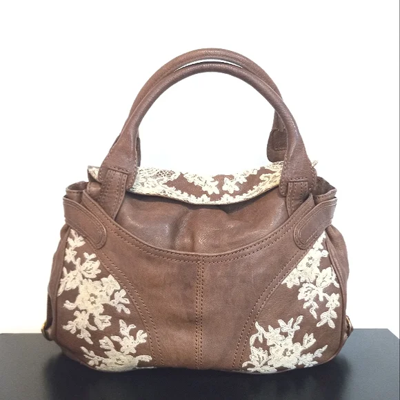 Valentino Garavani bag - Picture 1 of 14